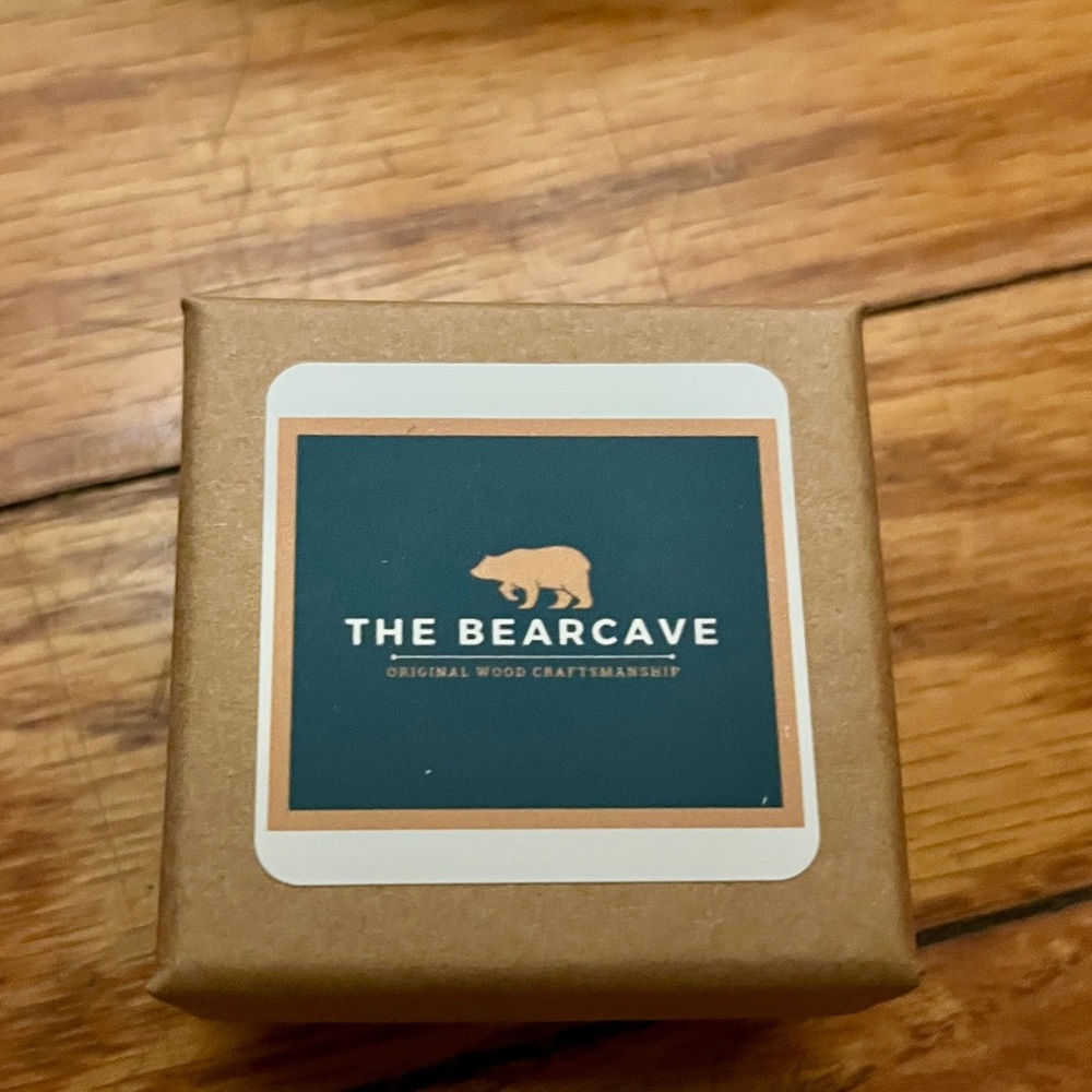 HANDMADE WOOD RING | SIZES 8+8.5| BEAR PAW IMPRINTED | ACACIA WOOD | NEW IN BOX! - Picture 11 of 12